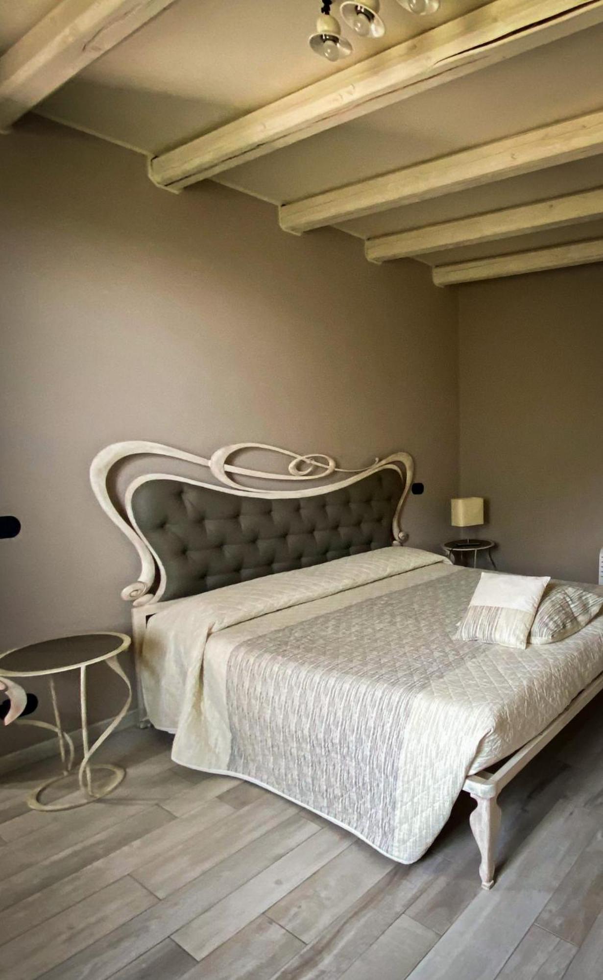 Casale Raffaello B&B Como Albese Con Cassano Eksteriør bilde